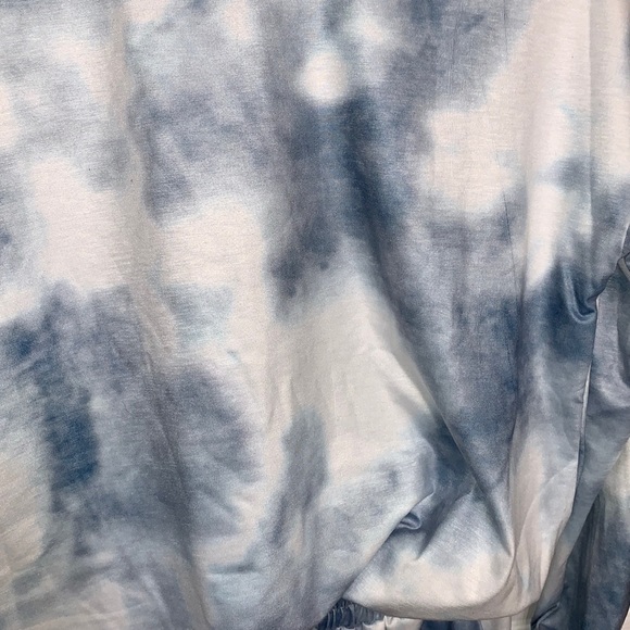 Tie dye long sleeve top and shorts co-ord. 100% polyester - Picture 3 of 4